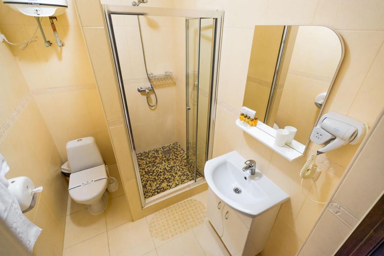 Guest House Shale Vinnytsia Bagian luar foto