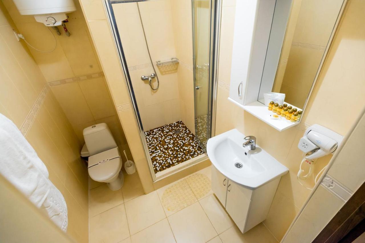 Guest House Shale Vinnytsia Bagian luar foto