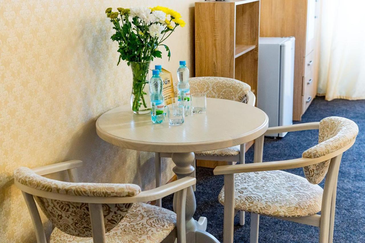 Guest House Shale Vinnytsia Bagian luar foto